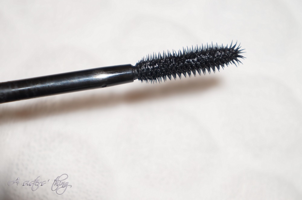 Benefit They're real mascara brush